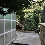 Apartment Get *